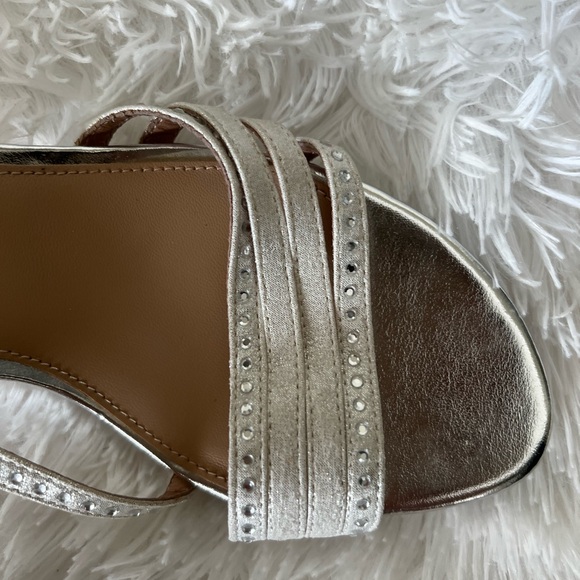 Sandal - Picture 9 of 10